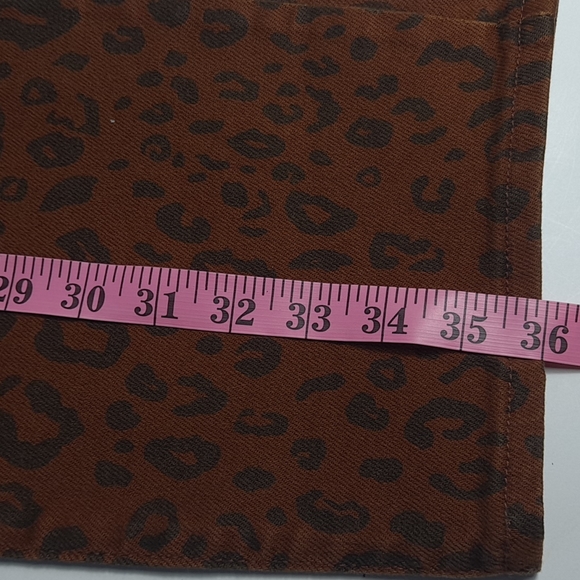 WOMEN'S HIGH RISE JEANS 2 UNIVERSAL THREAD - Picture 13 of 16